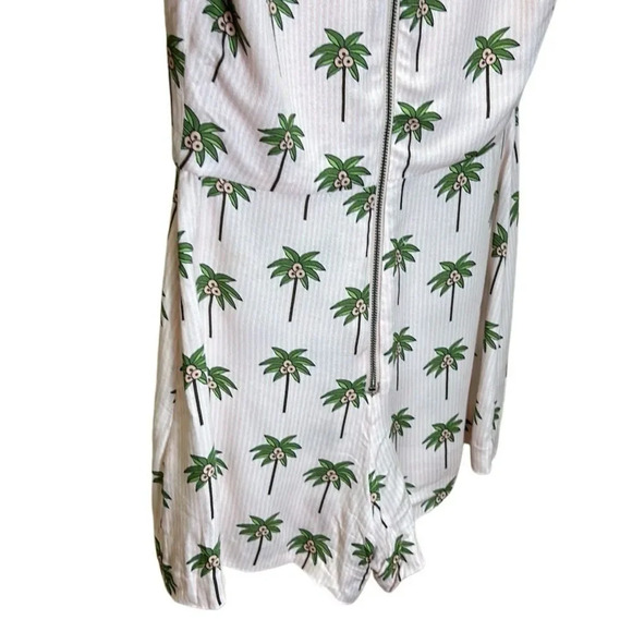 Alice & Olivia - “Macall” Short-Sleeve, Palm-Tree Print Romper - Size 0, Pink - Picture 14 of 17
